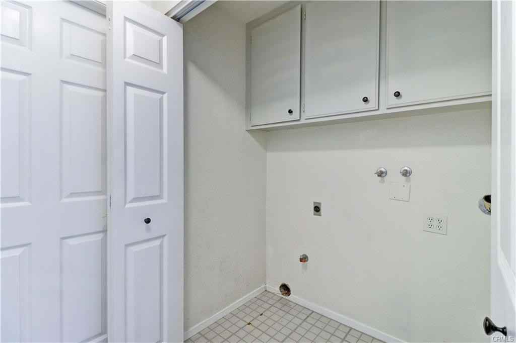 24398 Kingston Ct #74 - Photo 2 of 8