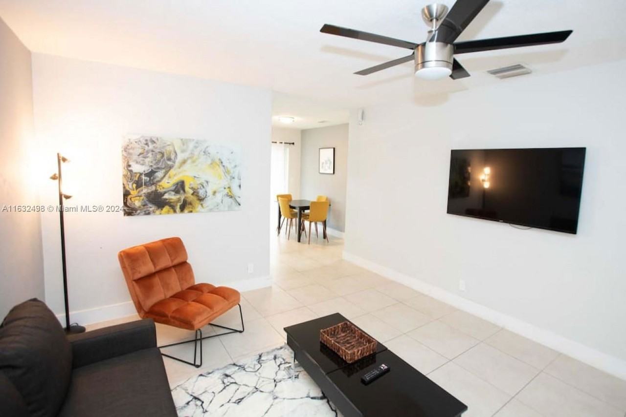 5997 Sw 37th Ave #1-4 - Photo 3 of 8