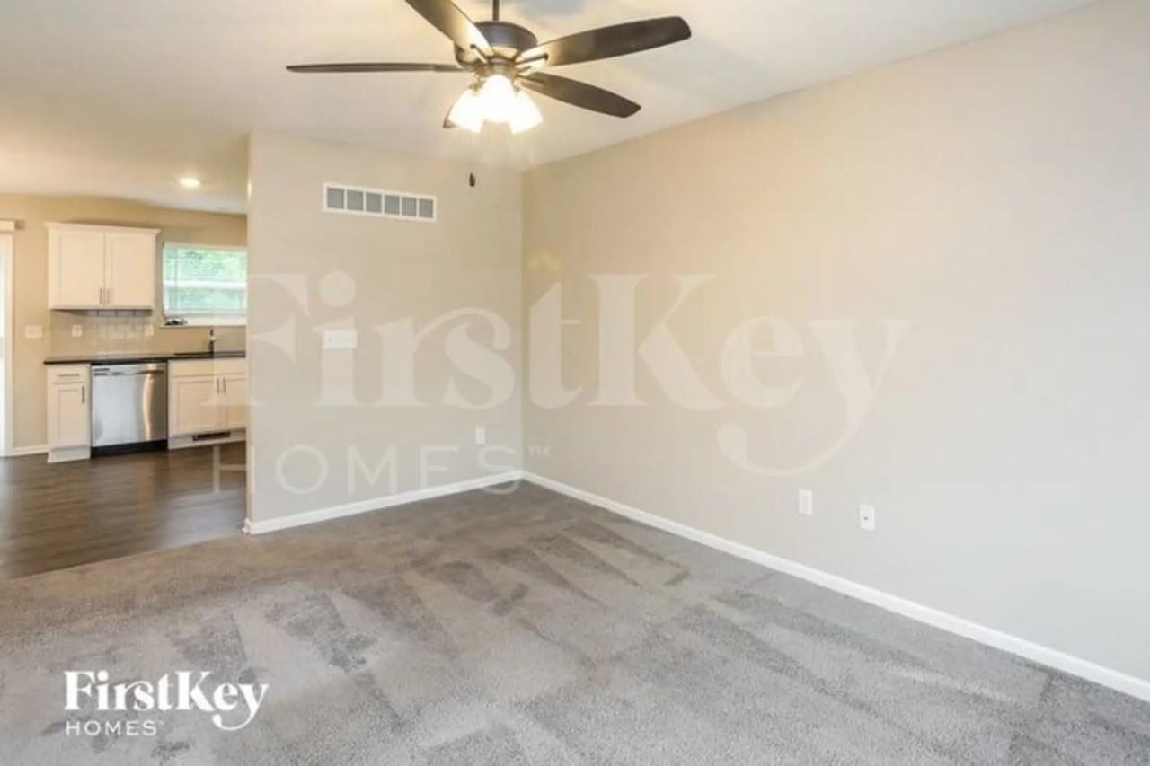 6908 Reeds Rd - Photo 2 of 15