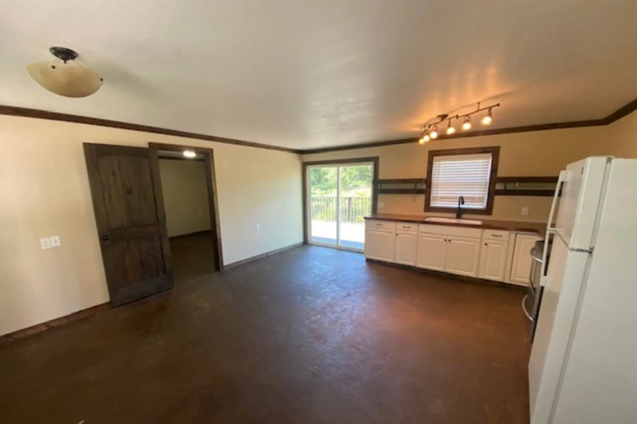 21045 Fm 16 W - Photo 2 of 7