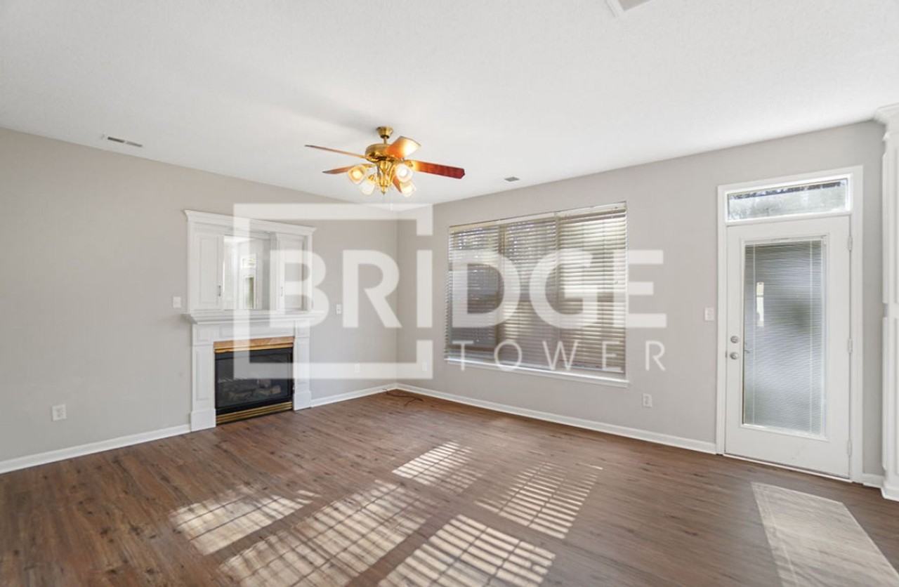 104 Hampshire Dr - Photo 3 of 23