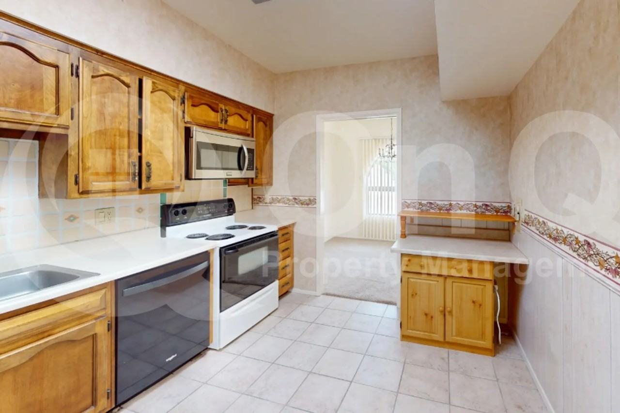 730 W Calle Del Ensalmo - Photo 3 of 26