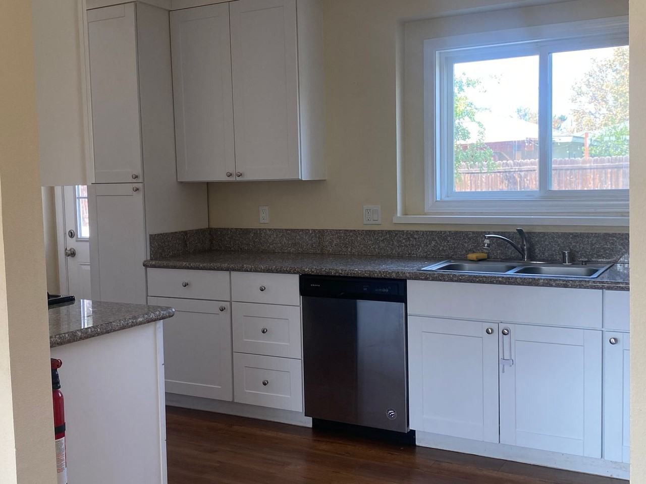 2007 W Workman Ave - Photo 3 of 13