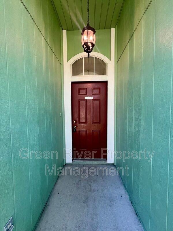 13140 Staffordshire Dr S - Photo 5 of 39