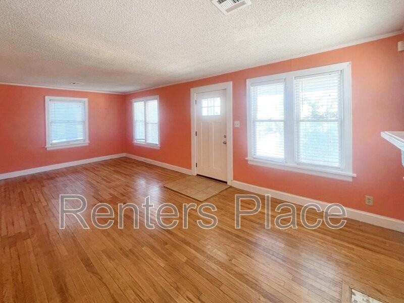 1143 S Wheeling Ave - Photo 2 of 13