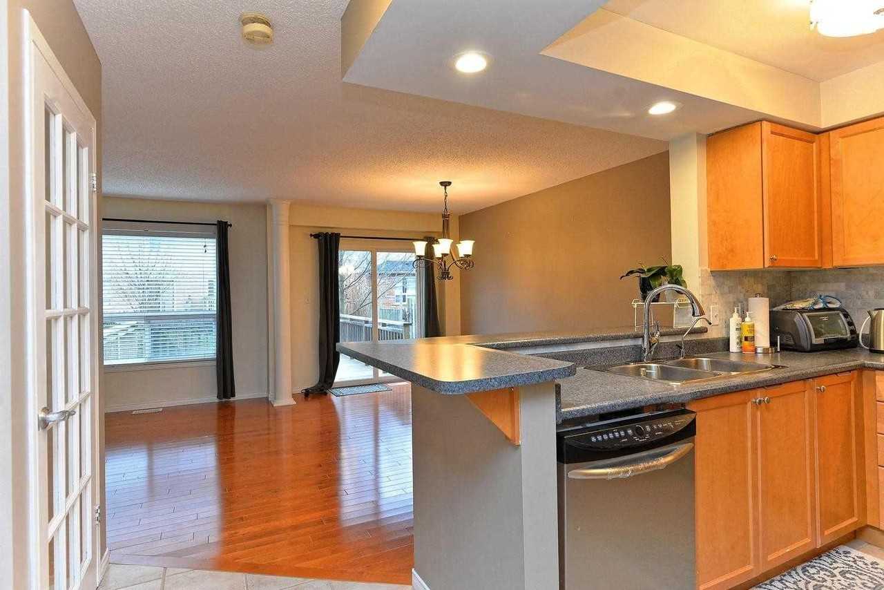 24 Darling Cres - Photo 3 of 13