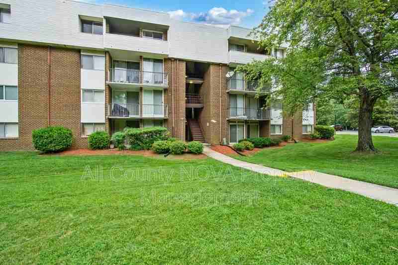 10249 Prince Pl #31-104 - Photo 2 of 20