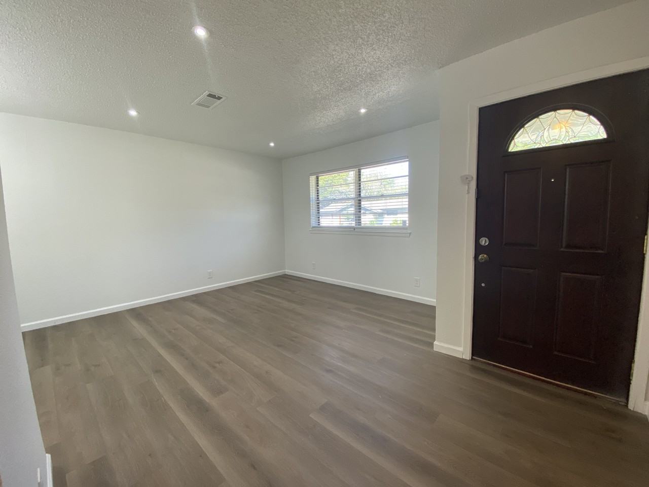 7416 Deaver Dr - Photo 2 of 21