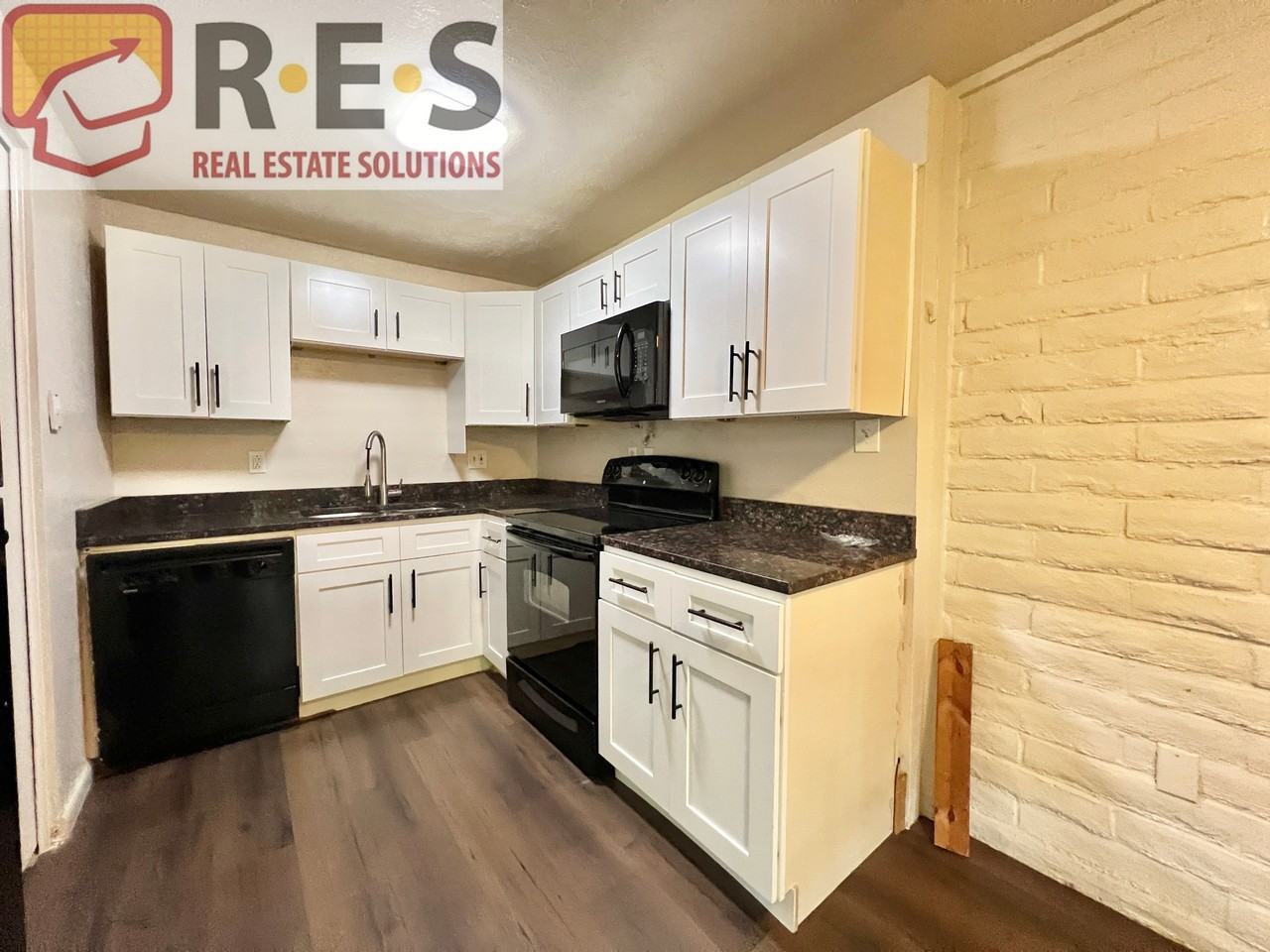 875 S Quebec St #24 - Photo 3 of 9