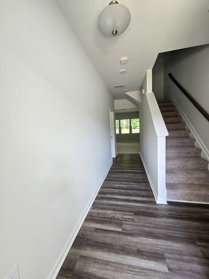 858 Mckenzie Park Ter - Photo 3 of 43