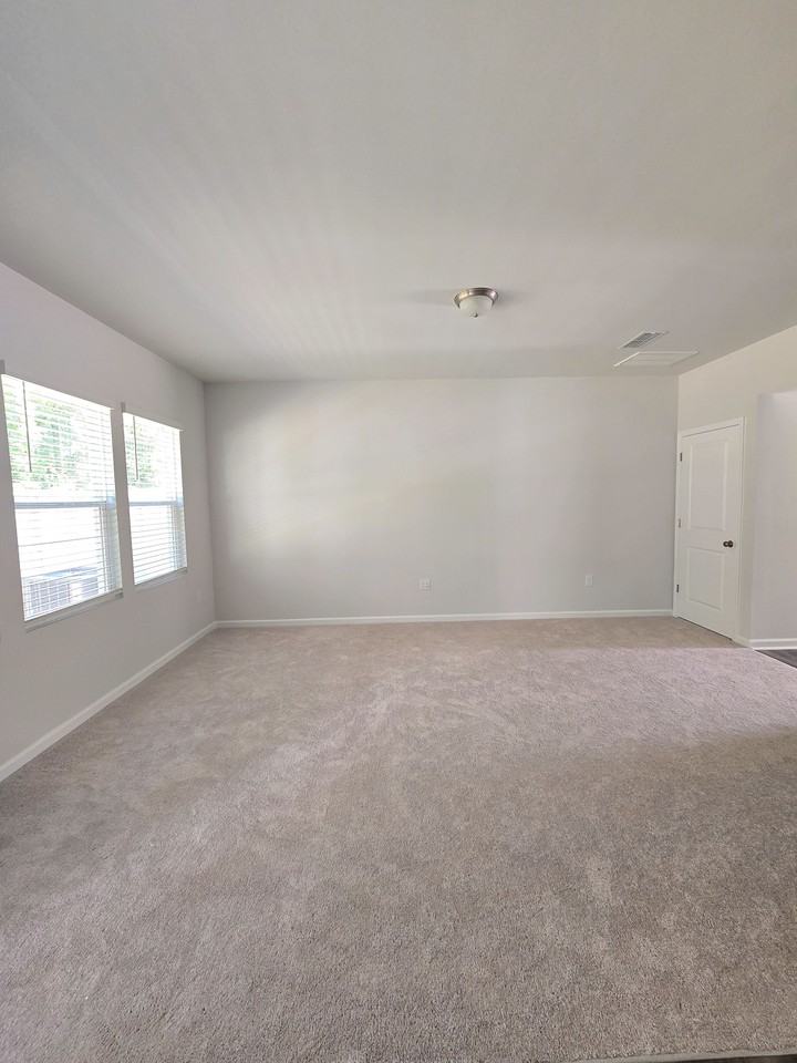 858 Mckenzie Park Ter - Photo 4 of 43