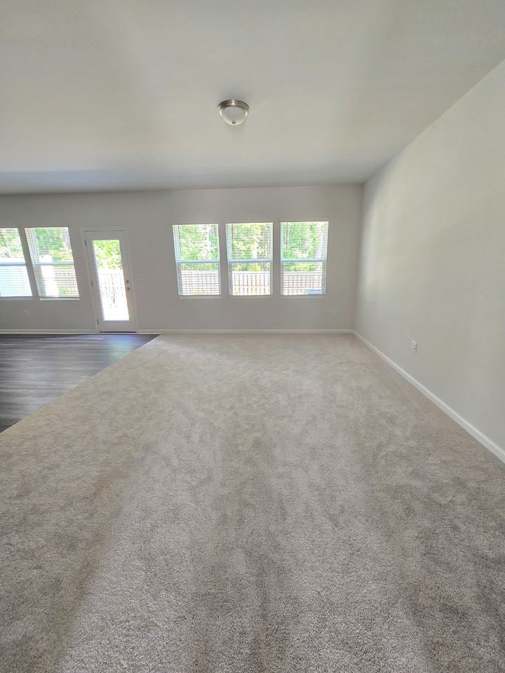 858 Mckenzie Park Ter - Photo 5 of 43