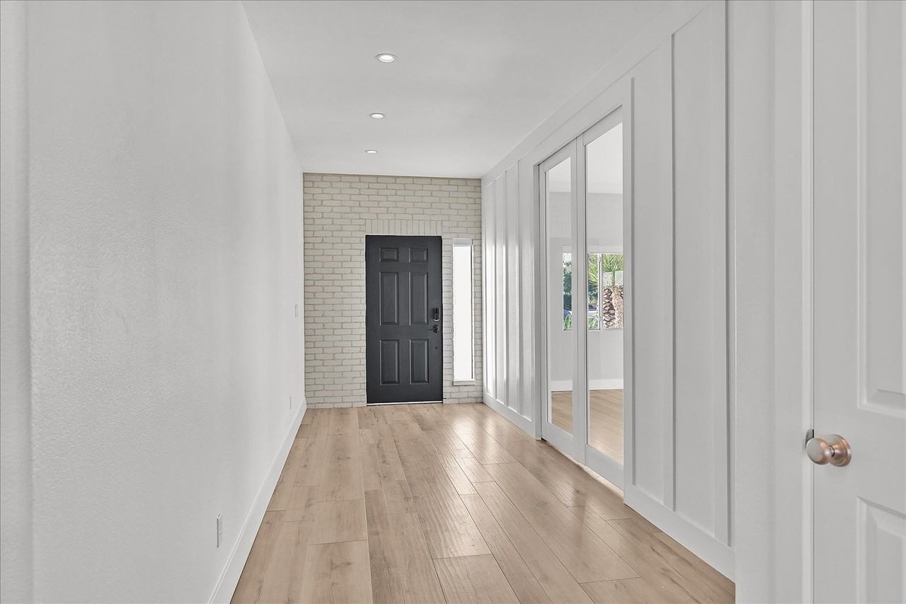 30 Silica Sand St - Photo 2 of 25