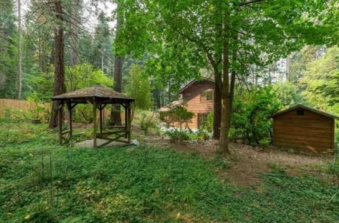 230 S Washington Dr - Photo 3 of 8