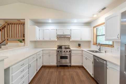 230 S Washington Dr - Photo 5 of 8