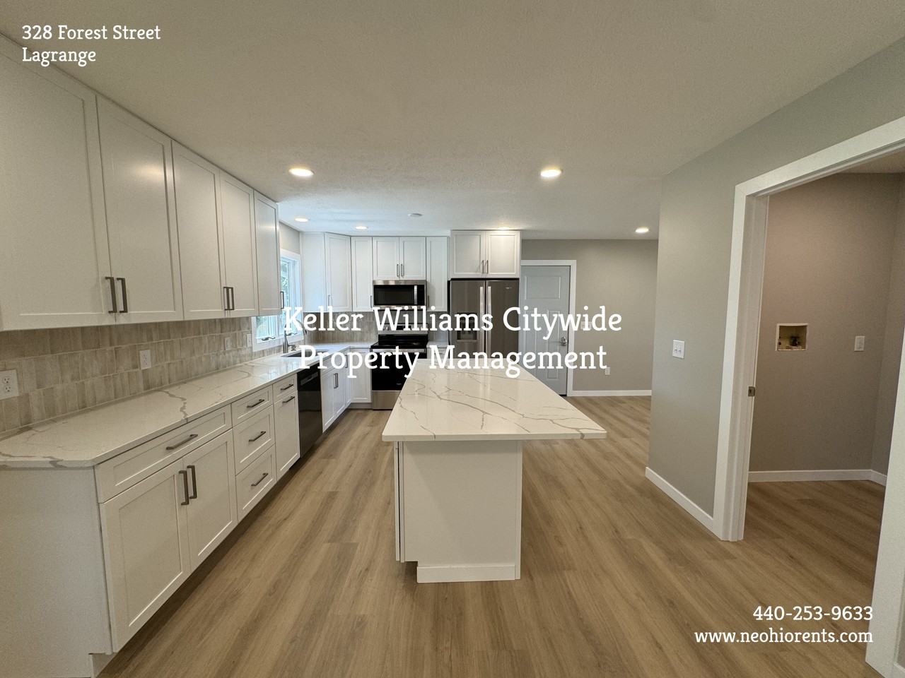 328 Forest St - Photo 3 of 32