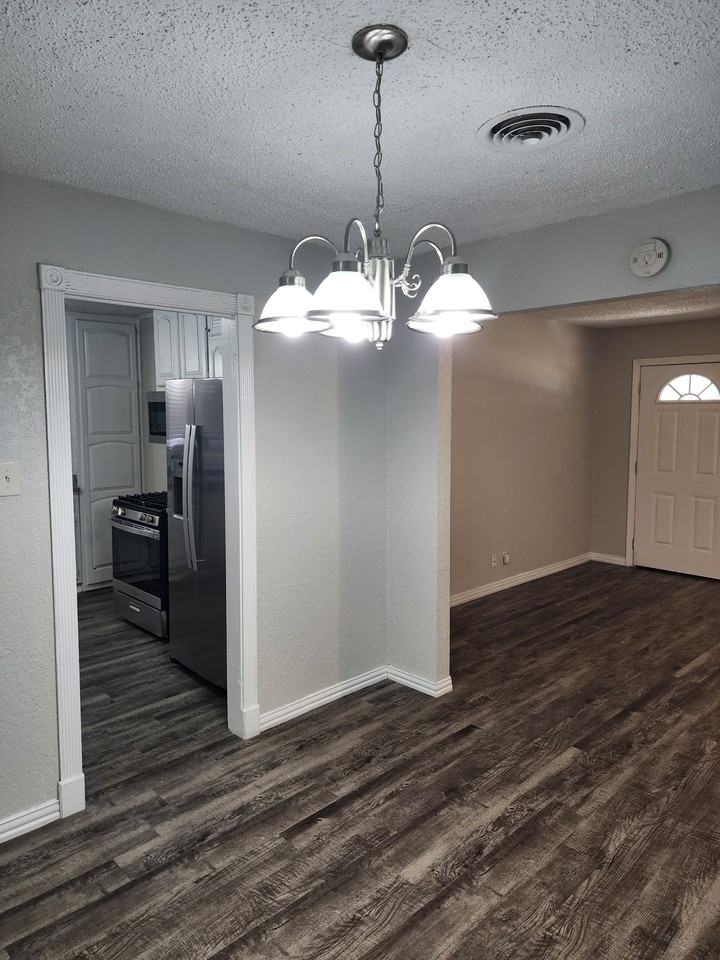 741 Lynda Dr - Photo 2 of 26