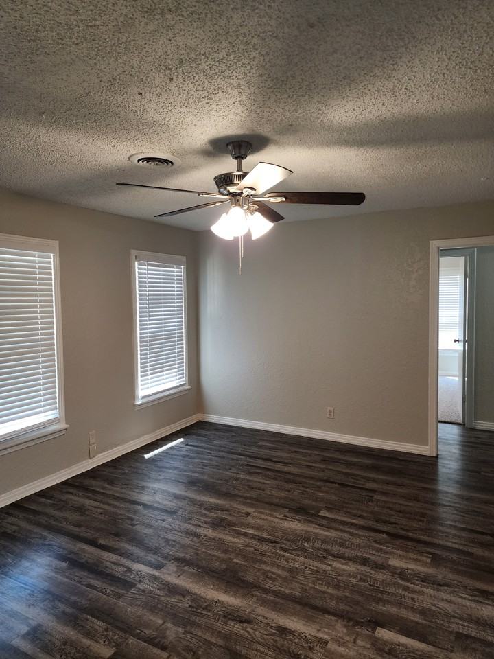 741 Lynda Dr - Photo 3 of 26