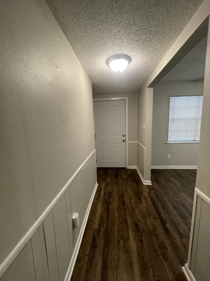 6316 Senate Dr - Photo 2 of 21