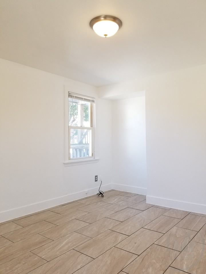 497 Winter St - Photo 7 of 10