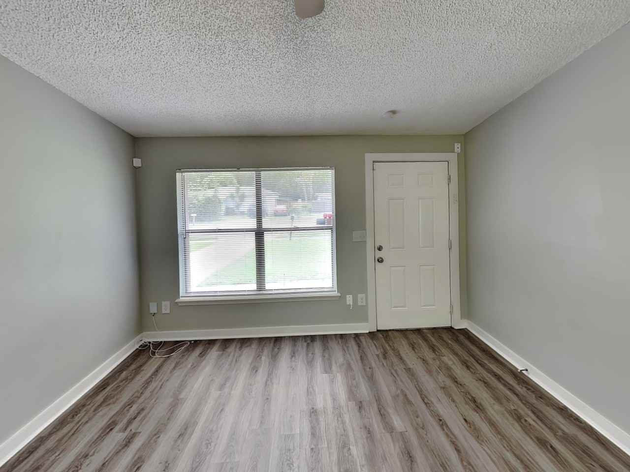 7147 Melvin Rd - Photo 3 of 15