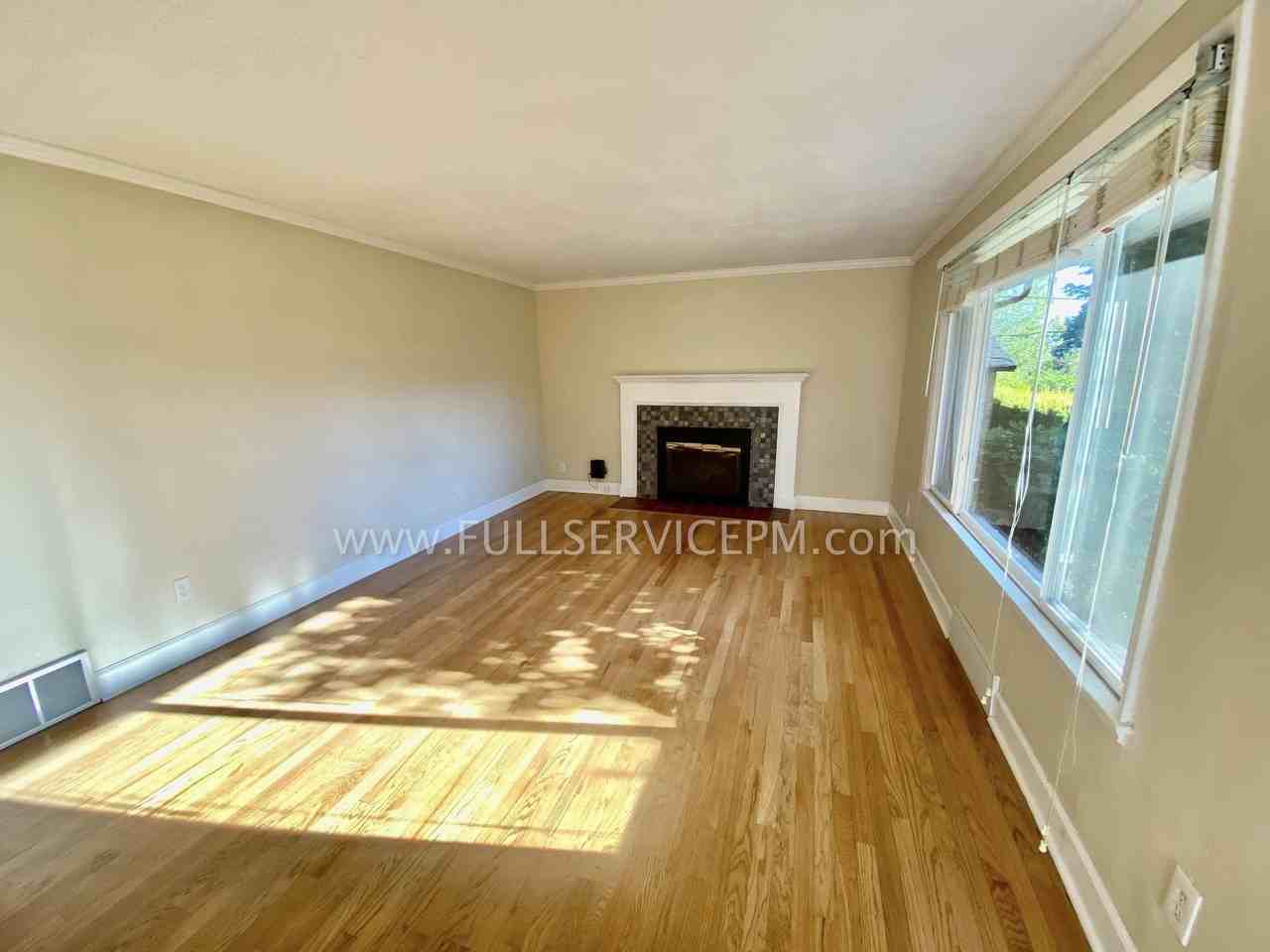 8020 Corliss Ave N - Photo 2 of 29