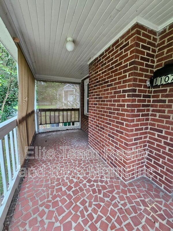 1107 Jensen St - Photo 4 of 19