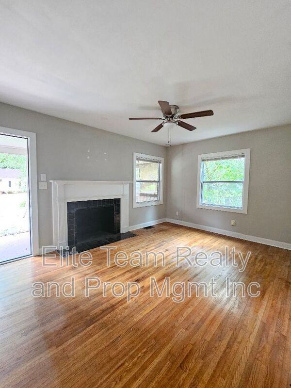 1107 Jensen St - Photo 5 of 19