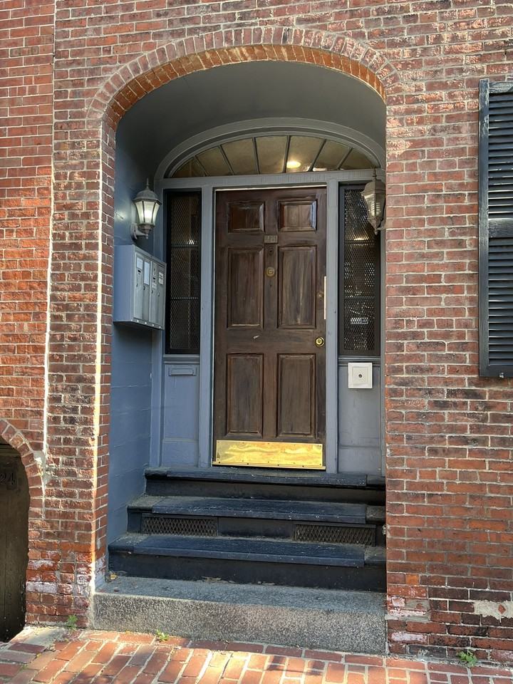 29 Fayette St #B - Photo 2 of 16