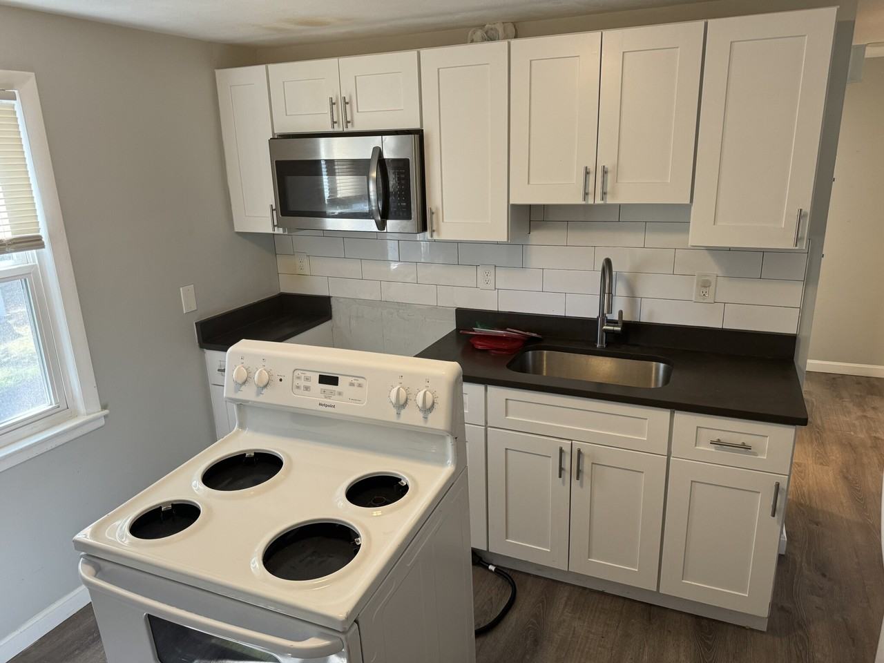 Varney St #1R - Photo 2 of 10