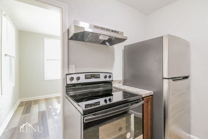 1185 E 18th St - Photo 2 of 17