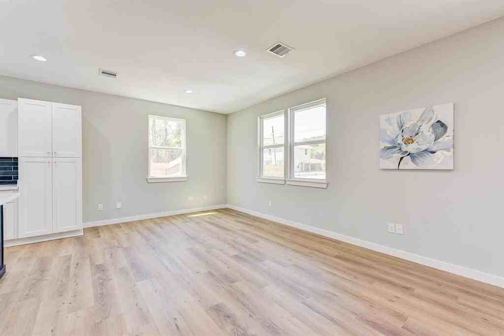 Tate St - Photo 6 of 10