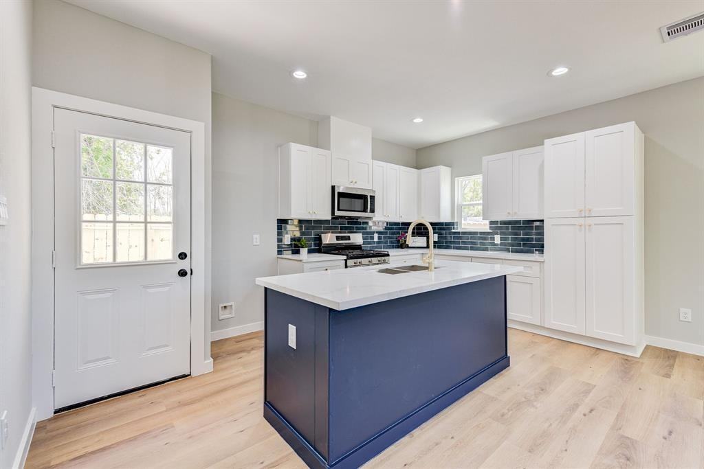 Tate St - Photo 7 of 10