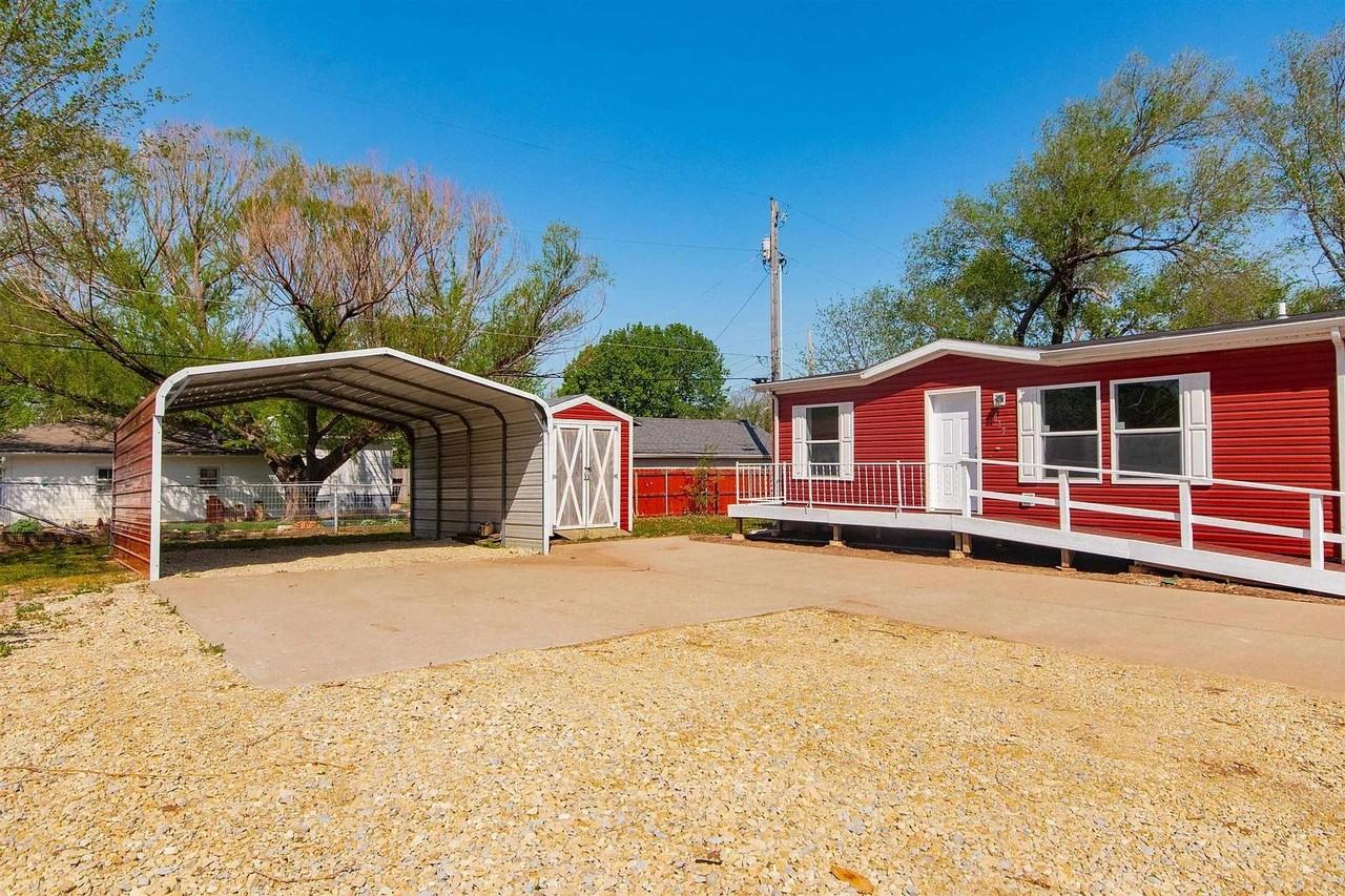 619-621 N High St - Photo 2 of 5