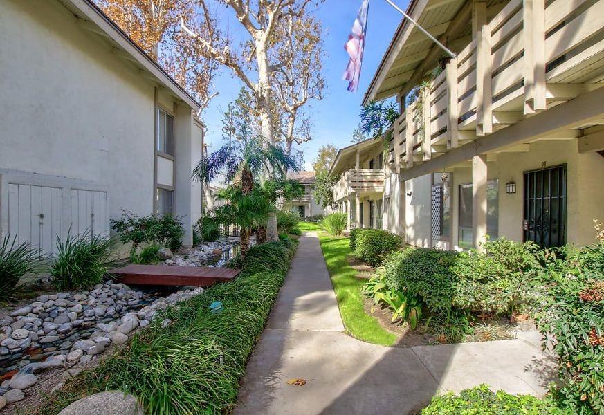 Pinewood - Photo 4 of 17