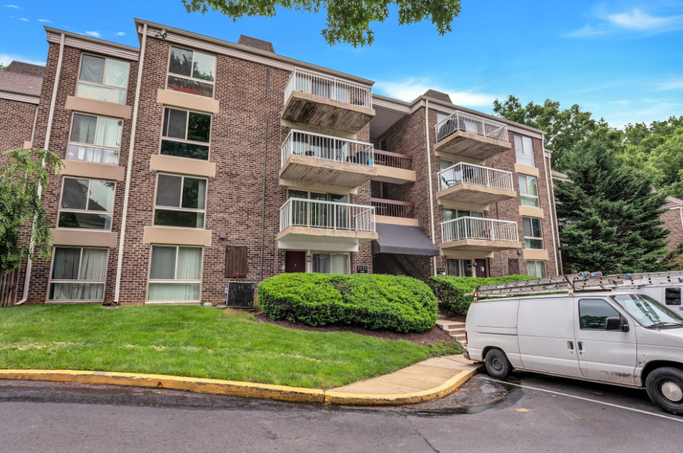 Westchester West Apartments - Photo 2 of 29