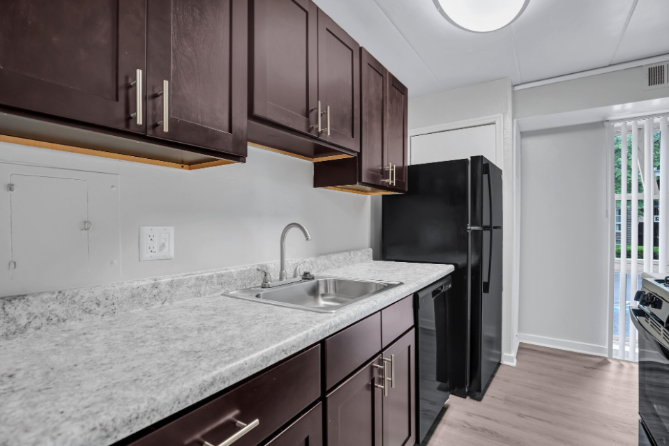 Westchester West Apartments - Photo 4 of 29