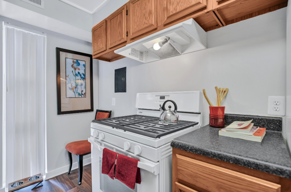 Westchester West Apartments - Photo 5 of 29