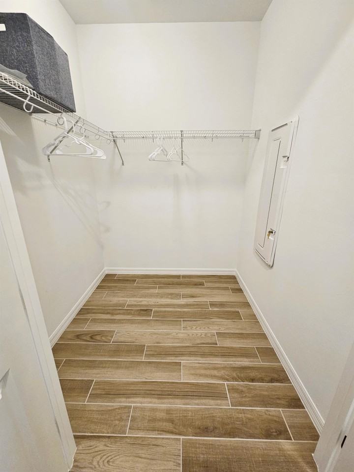 5943 Sunningdale St - Photo 7 of 50