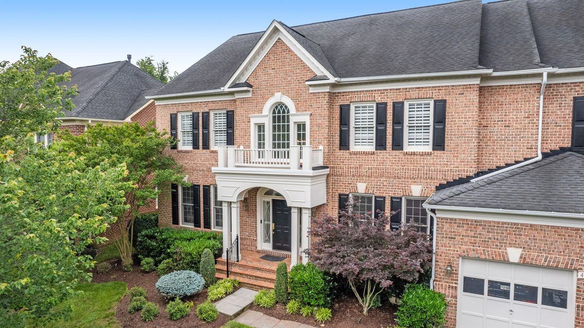 43581 Tuckaway Pl - Photo 2 of 19