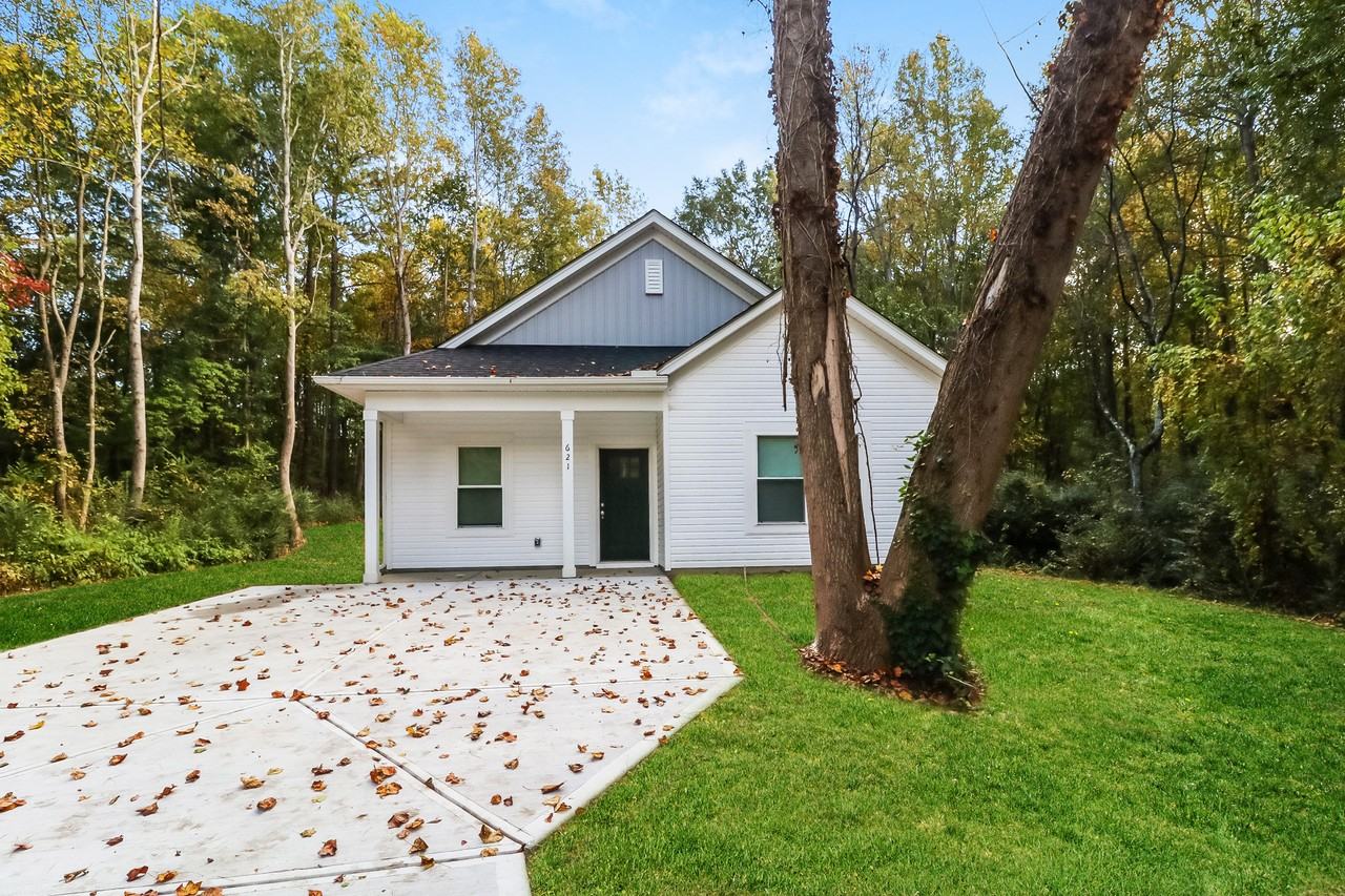 621 Burrington Ct - Photo 2 of 16