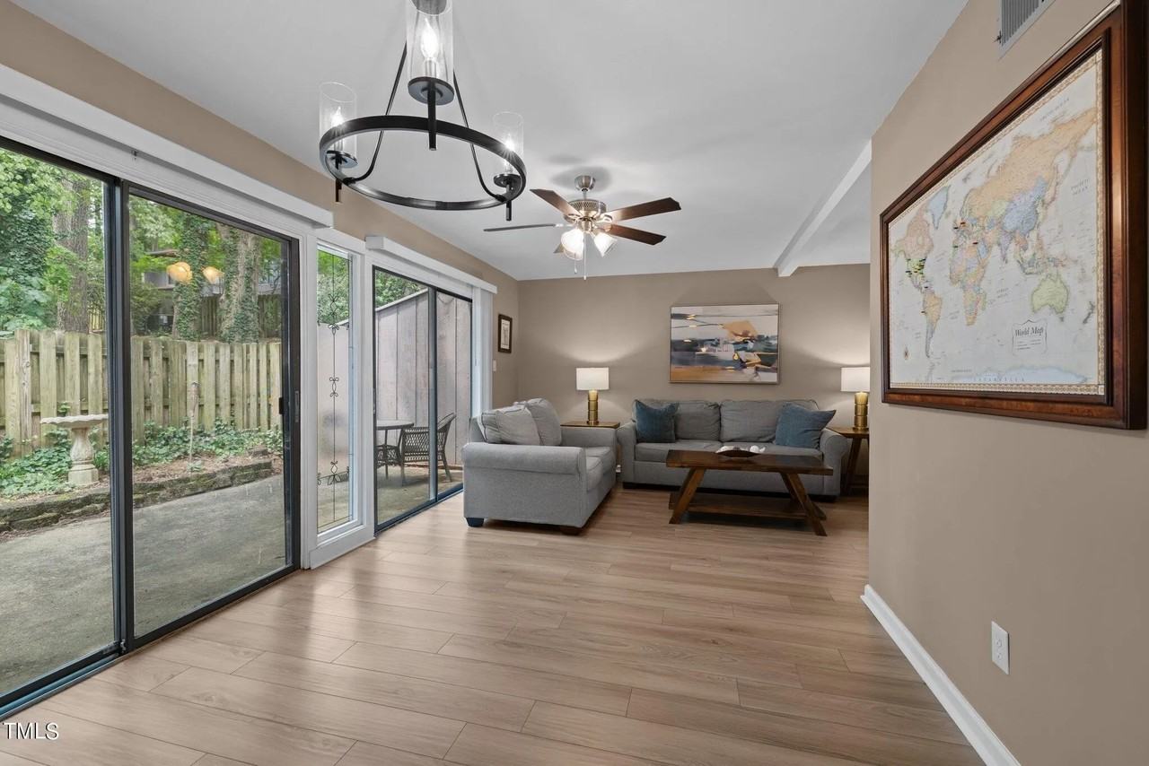 5263 Windy Hill Dr - Photo 5 of 25