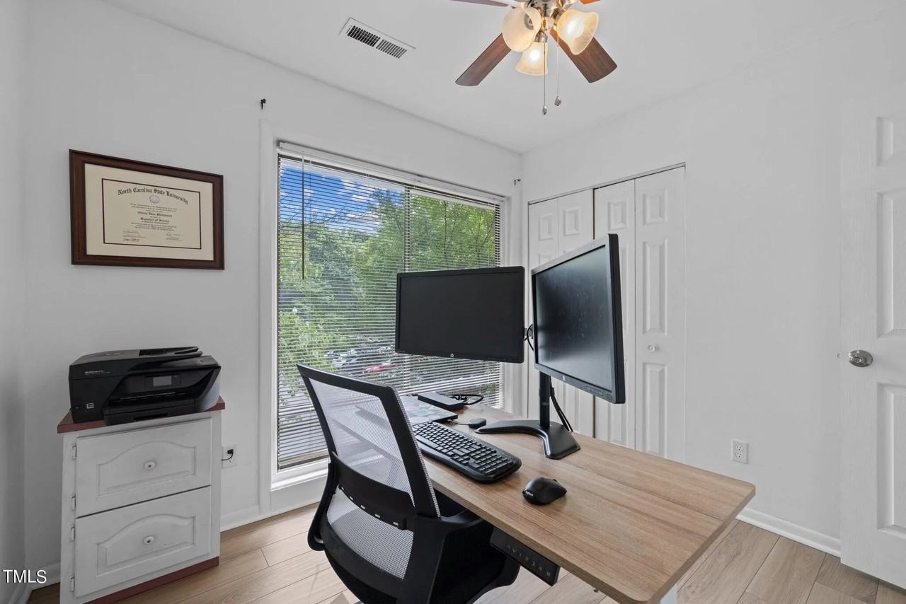 5263 Windy Hill Dr - Photo 6 of 25