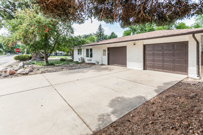 916 E Pitkin St - Photo 3 of 20