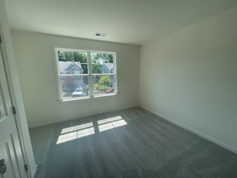 269 Thompson Ave - Photo 6 of 20