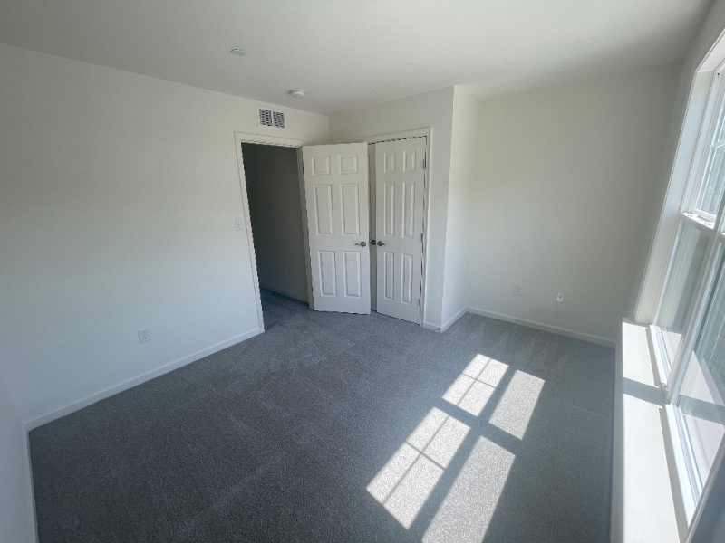 269 Thompson Ave - Photo 7 of 20