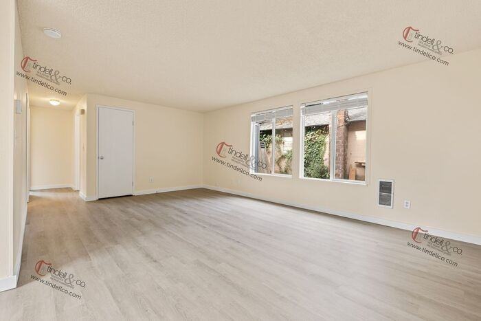 9139 N Adriatic Ave - Photo 2 of 15