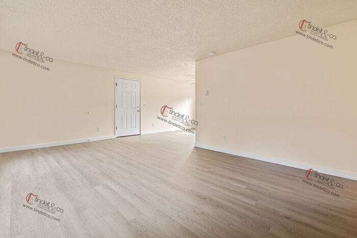 9139 N Adriatic Ave - Photo 3 of 15