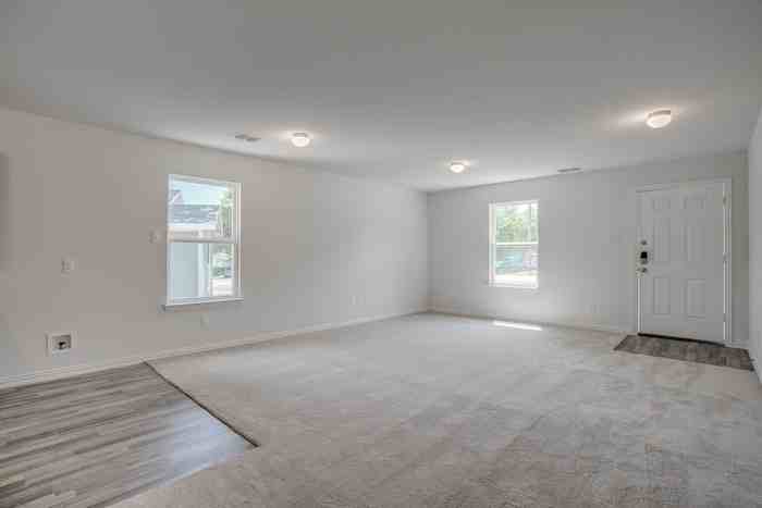 1881 Glenda Ct - Photo 3 of 16