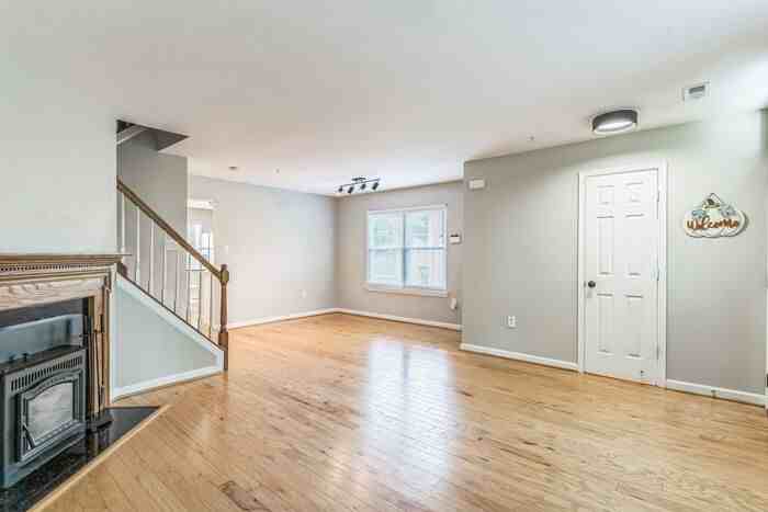 22037 Saint Johns Cir - Photo 3 of 15